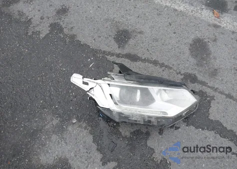 2019 Chevrolet Traverse Ls z USA, uszkodzony, nr VIN 1GNERFKW2KJ300210